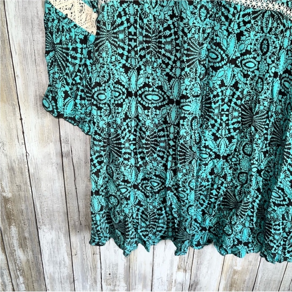 Umgee Mint Lace Tunic - Picture 3 of 5